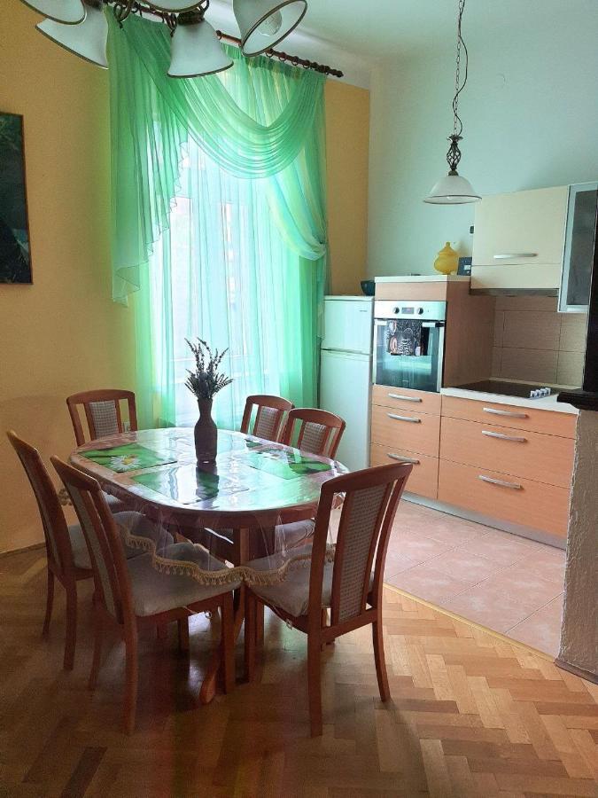Family Apartment Center 오파티아 외부 사진