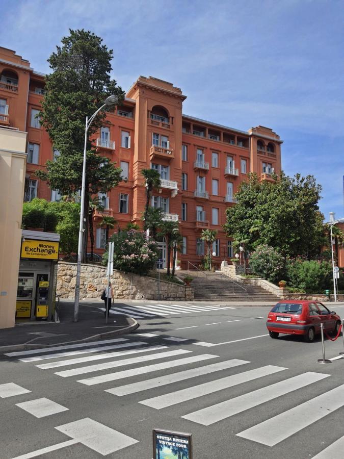 Family Apartment Center 오파티아 외부 사진
